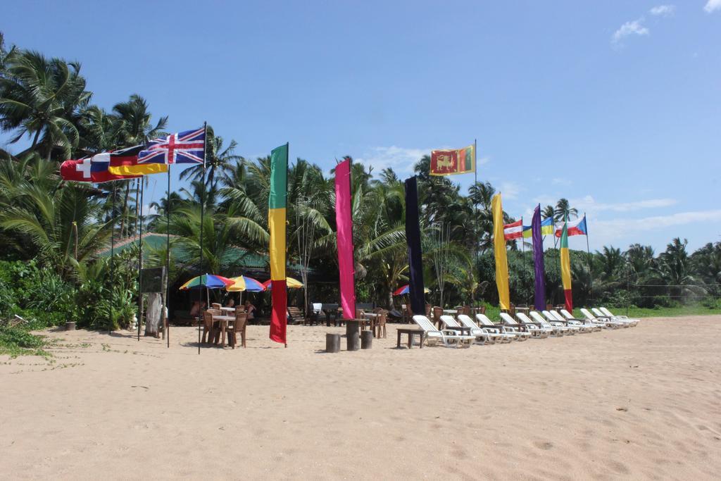 Warahena Beach Hotel Bentota Exterior photo