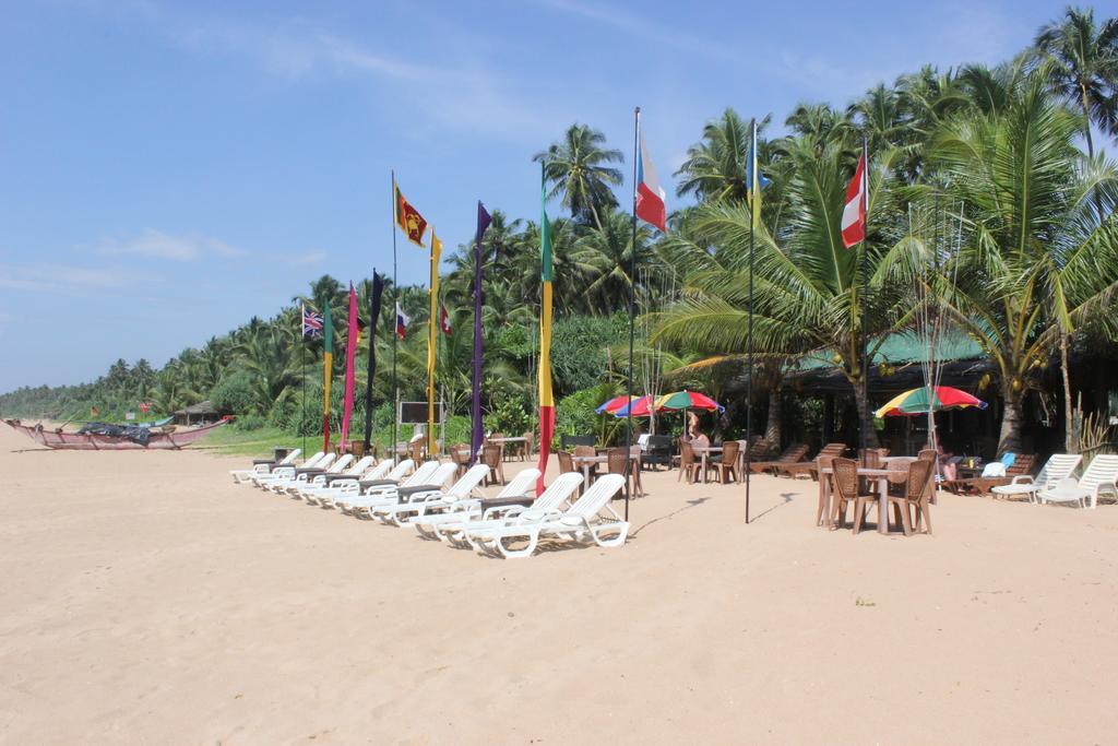Warahena Beach Hotel Bentota Exterior photo