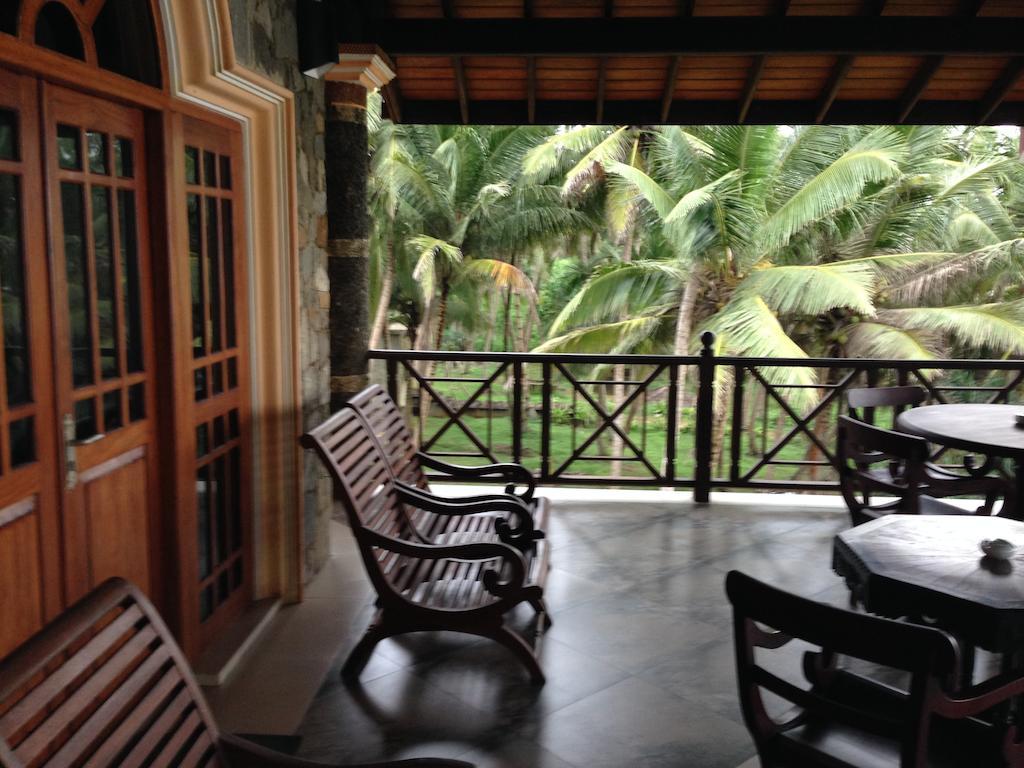Warahena Beach Hotel Bentota Exterior photo